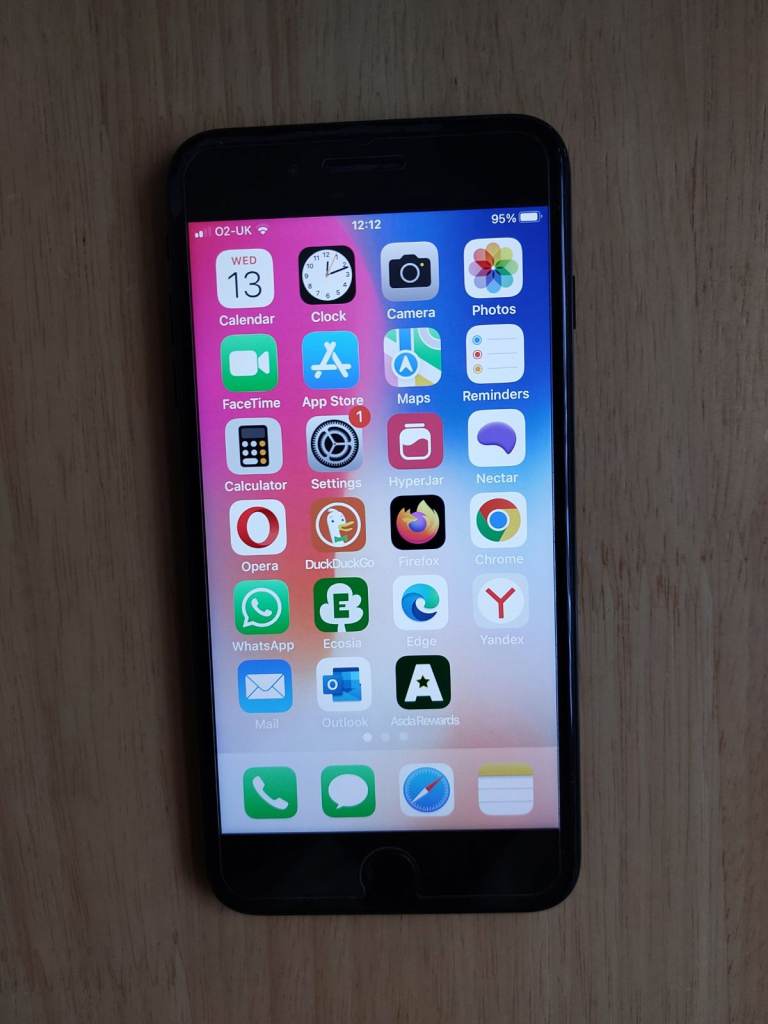 iphone 7 plus with a massive 128gb storage, large screen, all networks, excellent condition.