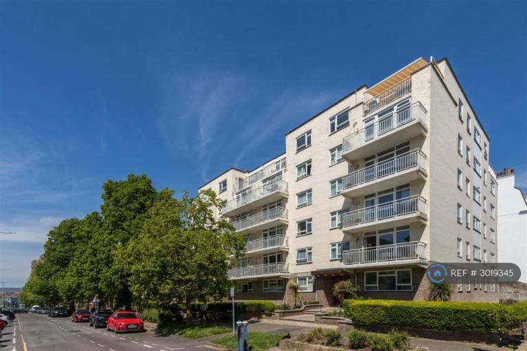 3 bedroom flat in Tavistock, Eastbourne, BN21 (3 bed) (#3019345)