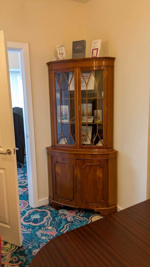 Corner unit