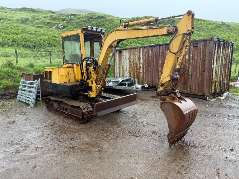 Mitsubishi mm30 3 ton digger excavator