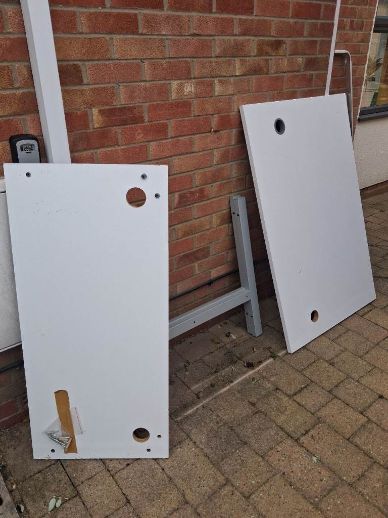 White Desk Panels and Frame – 80 x 120cm Good Condition