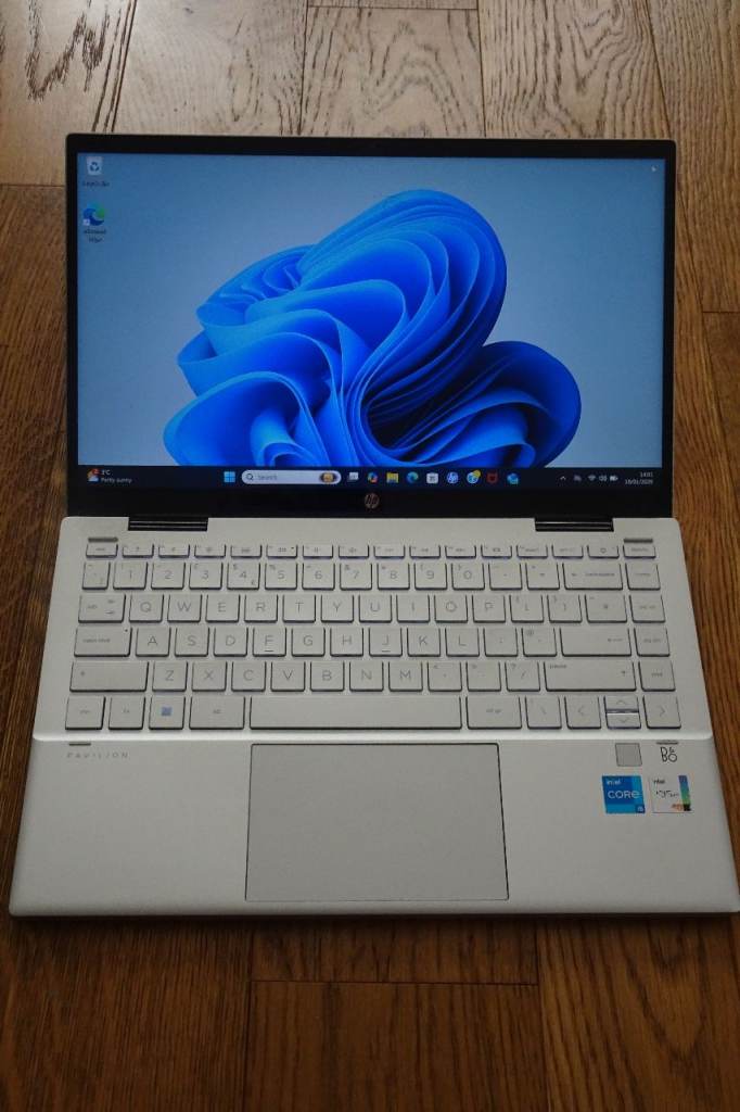 HP Pavilion X360 14-DY0517SA 14" Laptop Intel i5 256 GB SSD, 8GB RAM, Windows 11