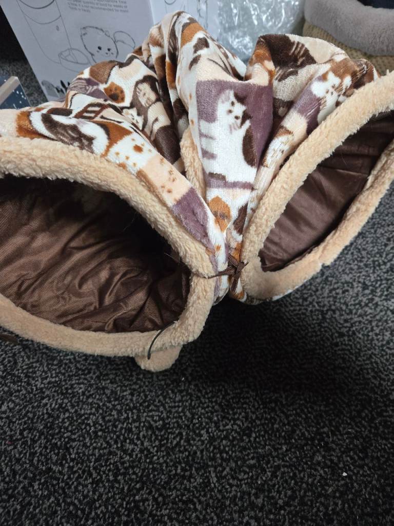 Cat tunnel
