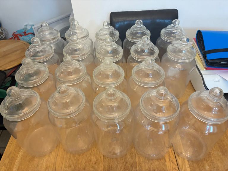 25 x 3 Litre Plastic Victorian Bobbletop Jars