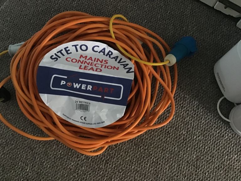25m electric lead including 3 pin plug adaptor