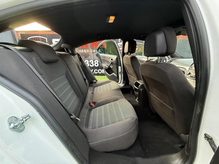 2015 Vauxhall Insignia 1.4i Turbo Limited Edition Hatchback 5dr Petrol Manual Euro 6 (s/s) (140 p...