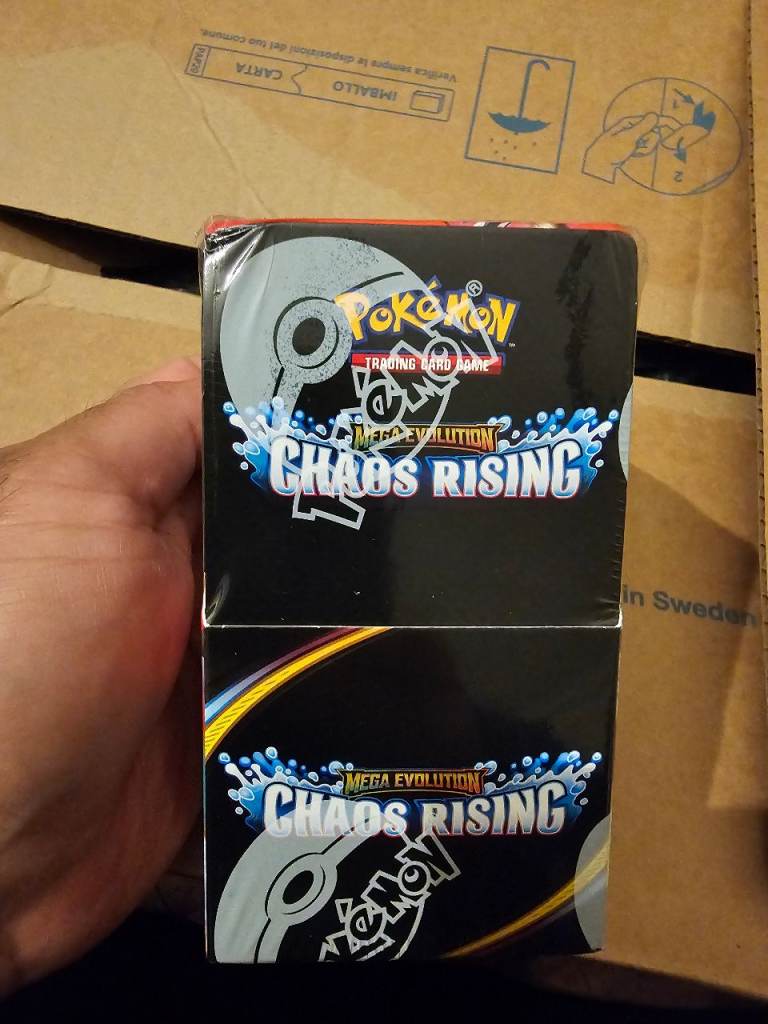 POKEMON (Chaois rising) half booster pack sealed