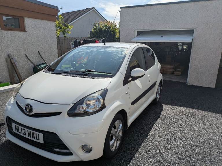 Toyota, AYGO, Hatchback, 2013, Manual, 998 (cc), 5 doors