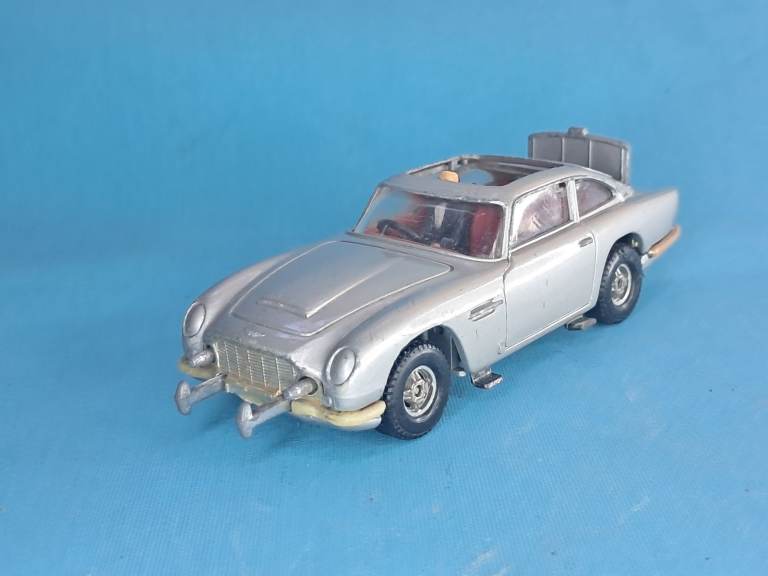 Vintage, Antique Corgi James Bond Aston Martin DB5 diecast model car. AS SEEN.