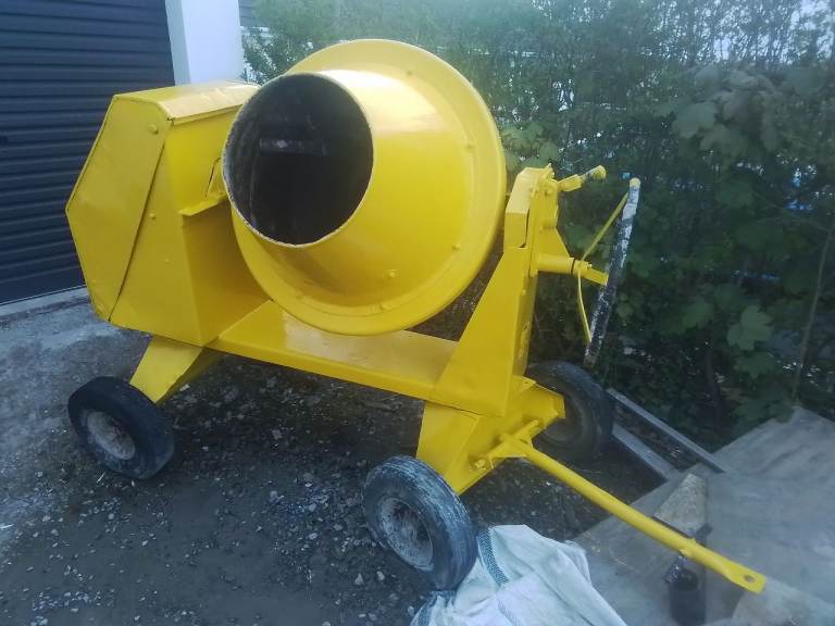 Lister diesel cement mixer