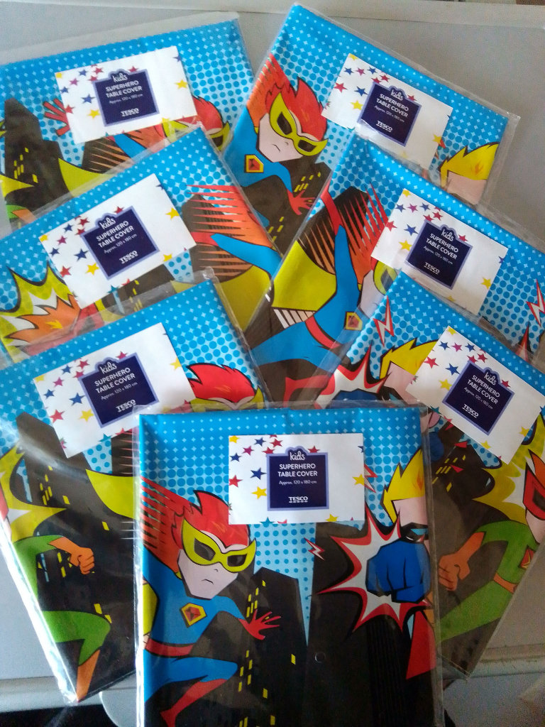 7 x SUPERHERO TABLE COVERS-NEW/WRAPPED-GREAT for  Children's Parties -120x180cms £2.99 for all