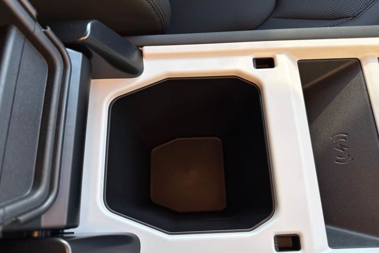 2025 Land Rover Defender 110 3.0 D250 MHEV X-Dynamic SE Auto 4WD Euro 6 (s/s) 5dr SUV Automatic