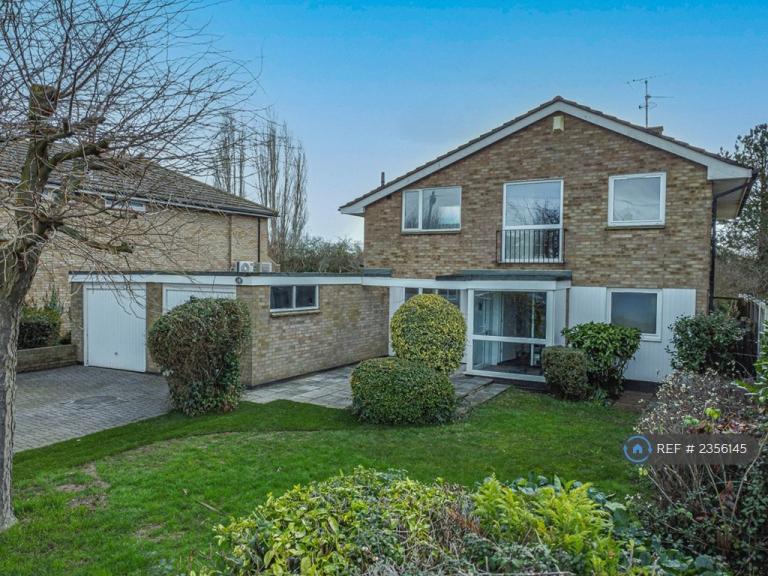 5 bedroom house in Wyatts Drive, Southend-On-Sea, SS1 (5 bed) (#2356145)