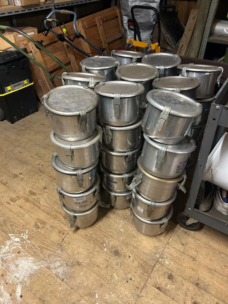 Aluminium storage tins. X 50