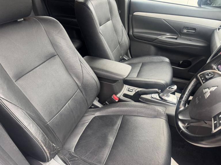 MITSUBISHI OUTLANDER 2.0 h 12kWh GX4hs 2014