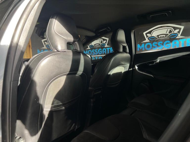 2015 Volvo V40 D2 R DESIGN 5dr HATCHBACK DIESEL Manual