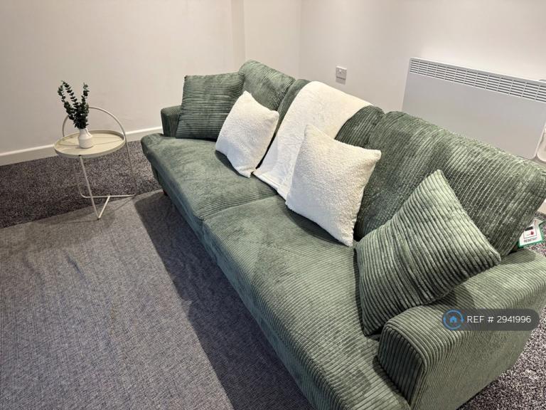 2 bedroom flat in Bridgeman Terrace, Wigan, WN1 (2 bed) (#2941996)