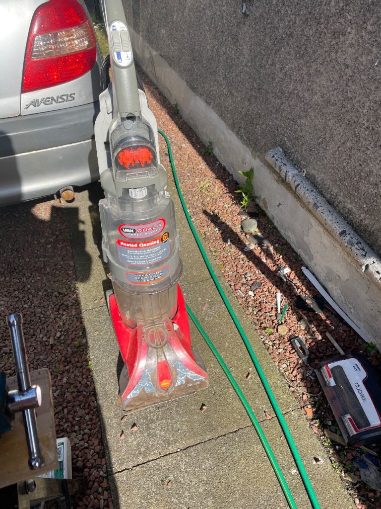 Carpet cleaner