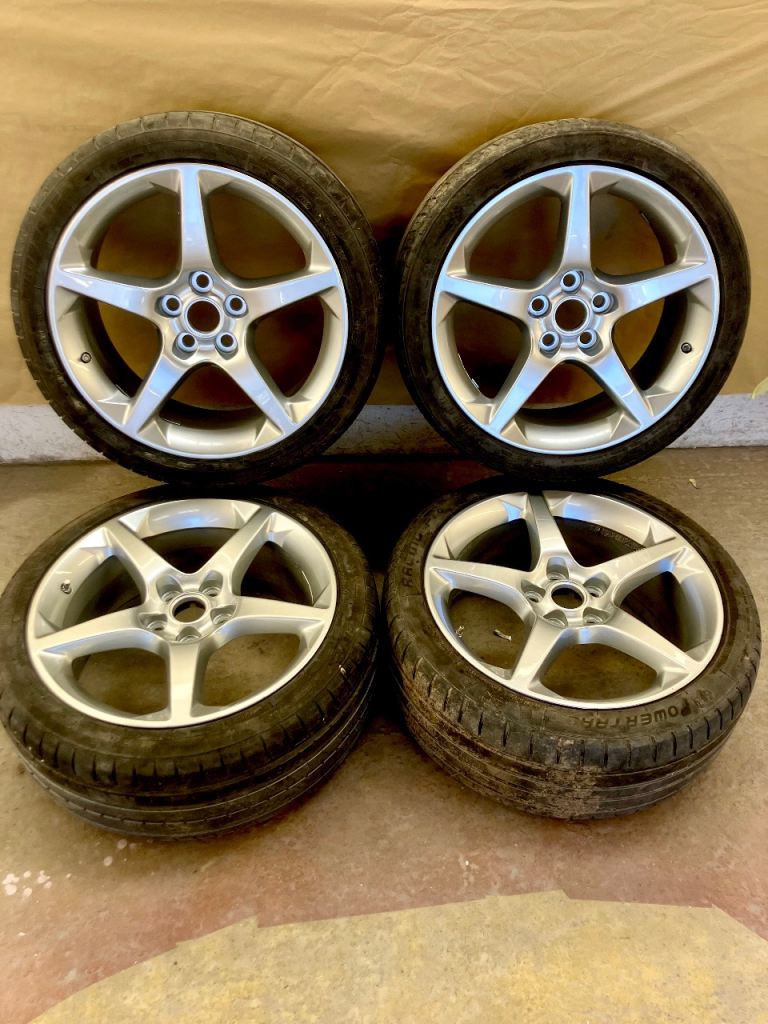 19 inch Vauxhall alloy wheels 