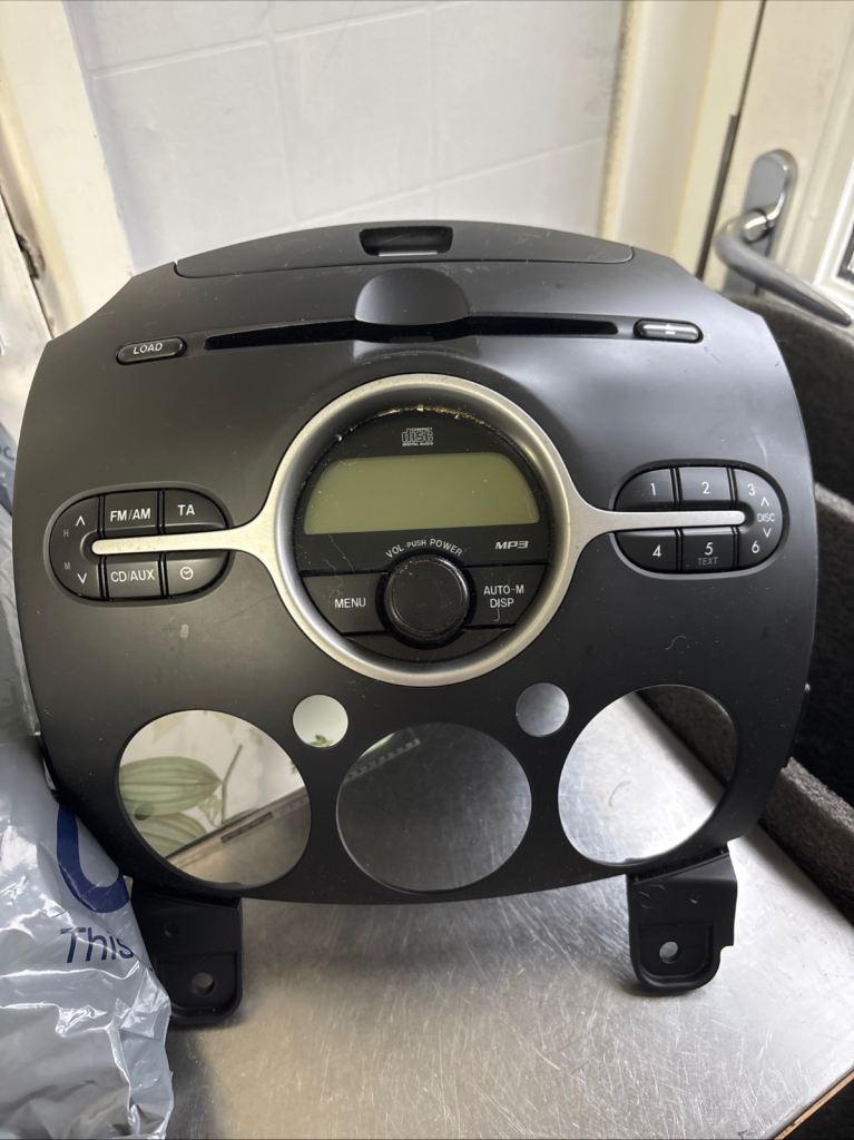 Mazda 2 Radio