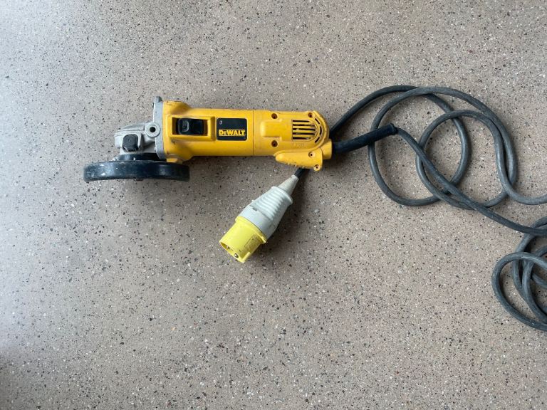 Dewalt 4” 110v Grinder