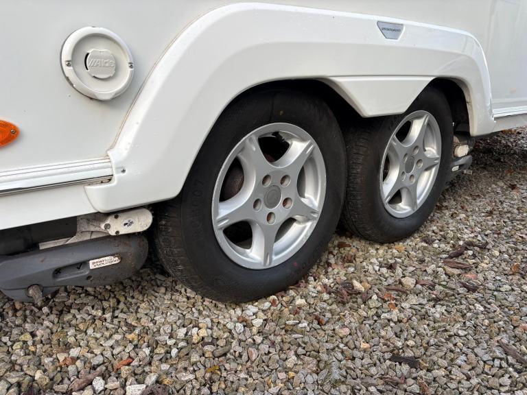 STERLING ECCLES AMETHYST -TWIN AXLE- FIXED BED + SIDE DINETTE + MOTORMOVER