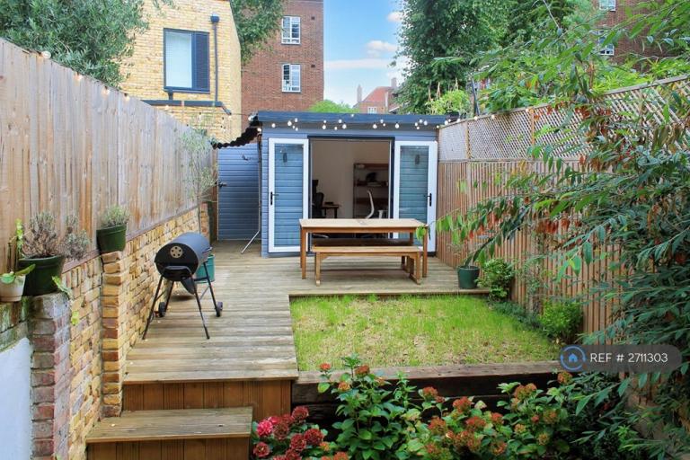 2 bedroom flat in Kenninghall Road, London, E5 (2 bed) (#2711303)