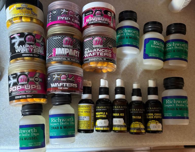 Fishing hookbaits n dips sprays
