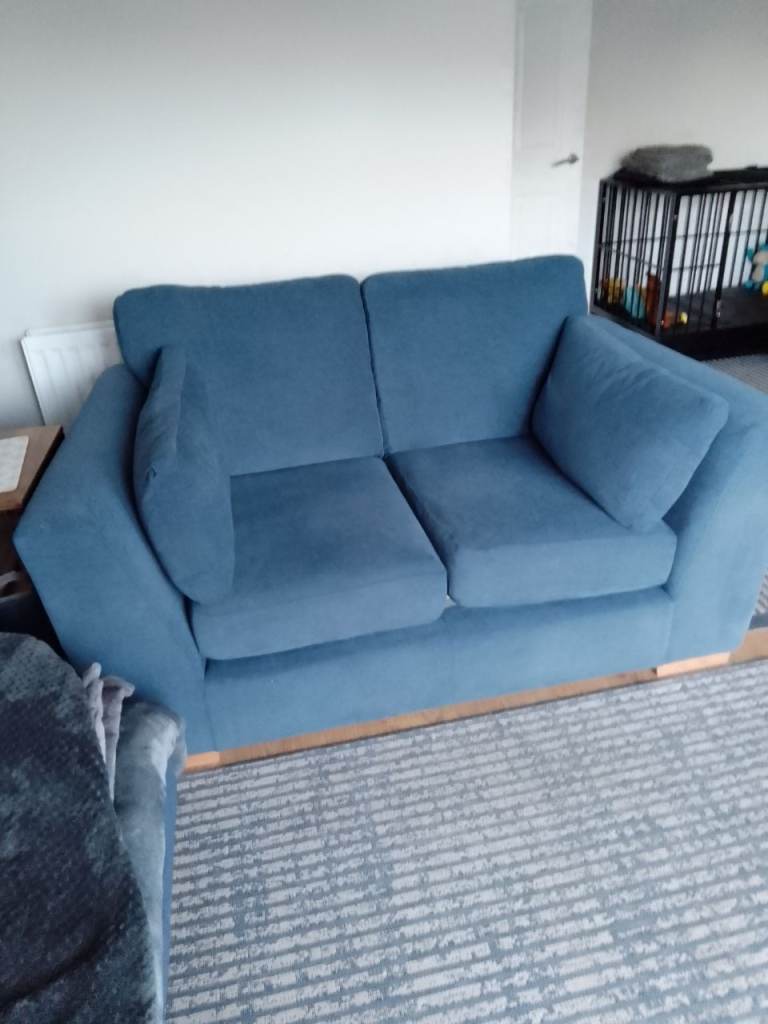 2 Seat Sofa FREE TO COLLECT 