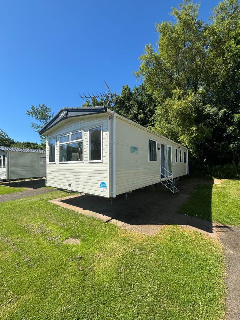 CHEAP STATIC CARAVAN - HAGGERSTON CASTLE