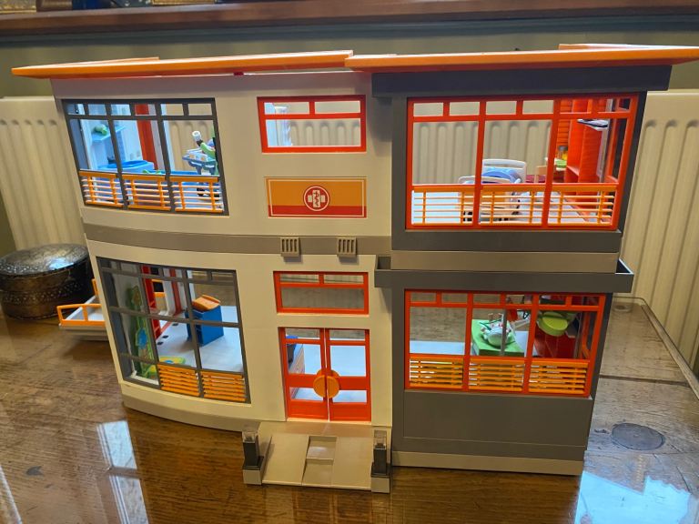Playmobil City Life Hospital