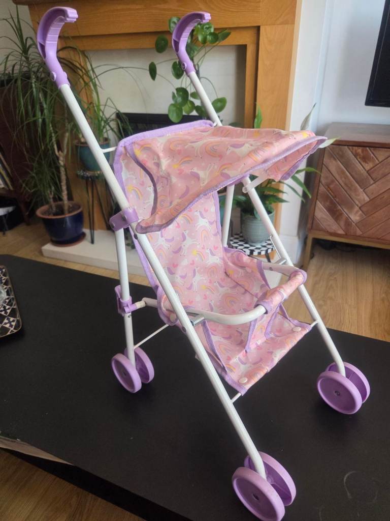 Kid’s doll pushchair with unicorn patern