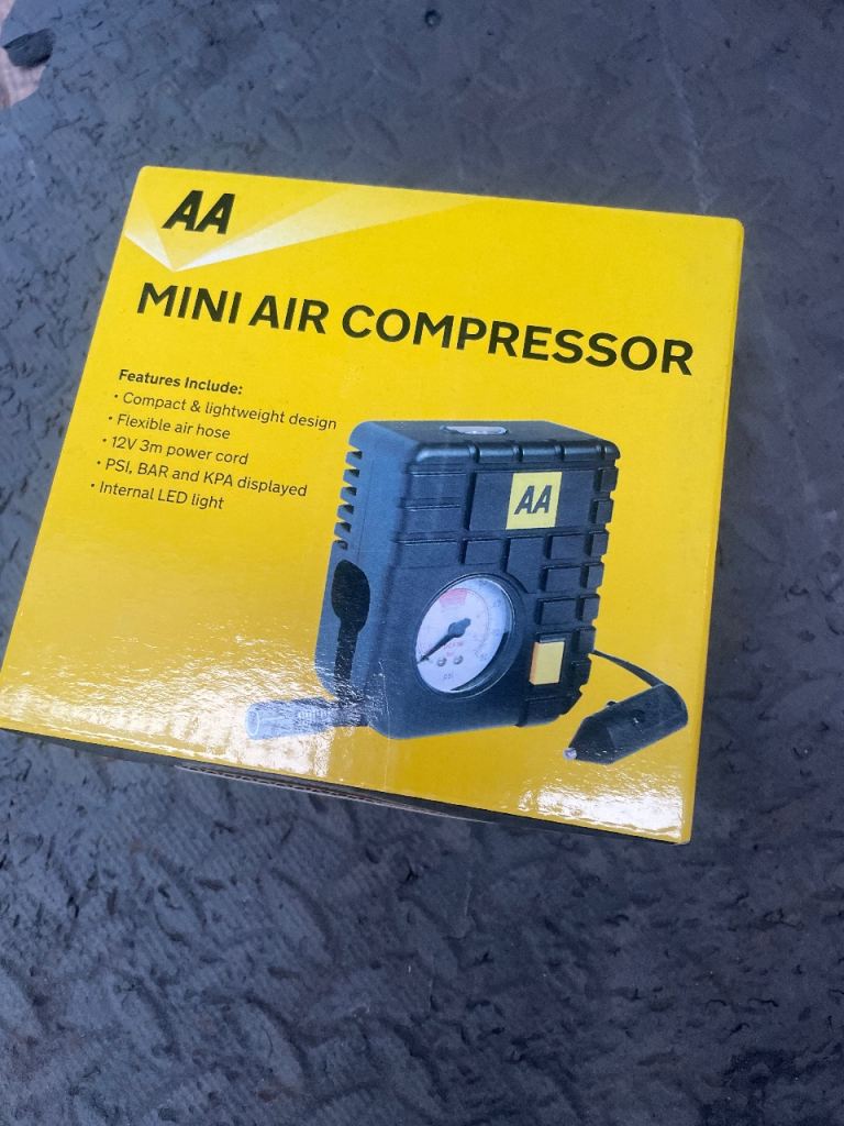 Tyre air compressor / pump / inflator - **Brand new** - Can deliver 