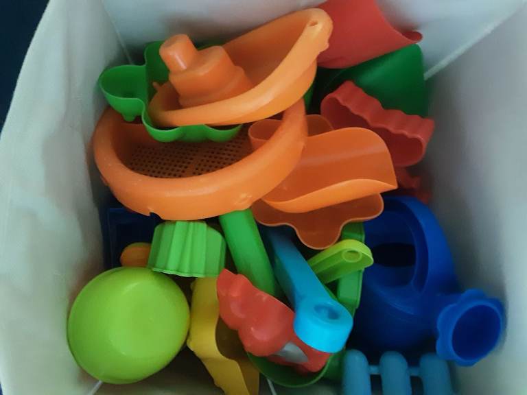 Sand toys 