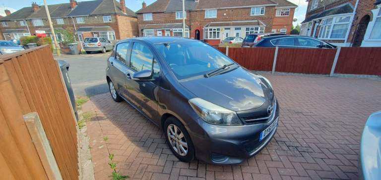 Toyota, YARIS, Hatchback, 2011, Manual, 1329 (cc), 5 doors