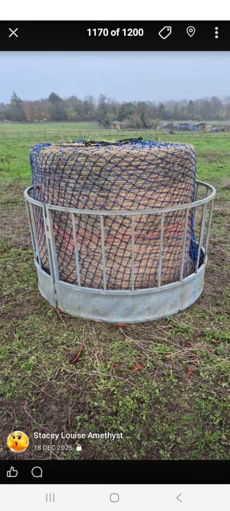 Metal round hay bale