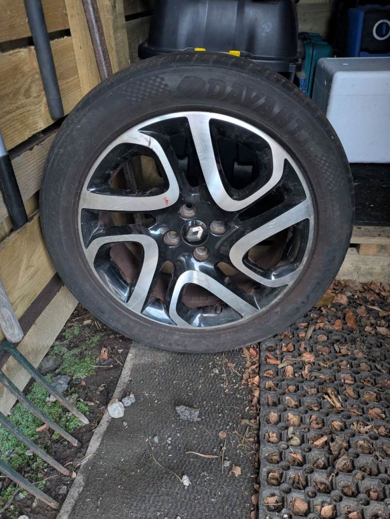 Renault Captur Alloy Wheel and tyre