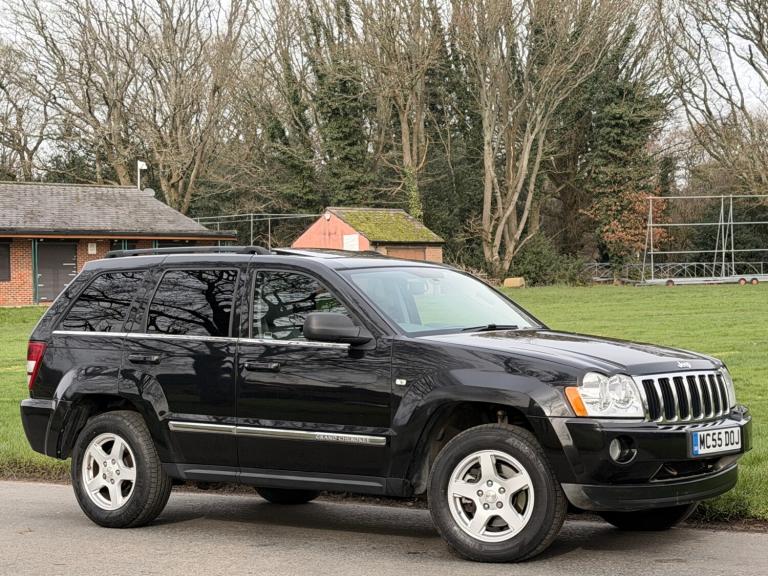 2005 [55] JEEP GRAND CHEROKEE 5.7 HEMI LIMITED AUTO BLACK MASSIVE SPEC RARE  