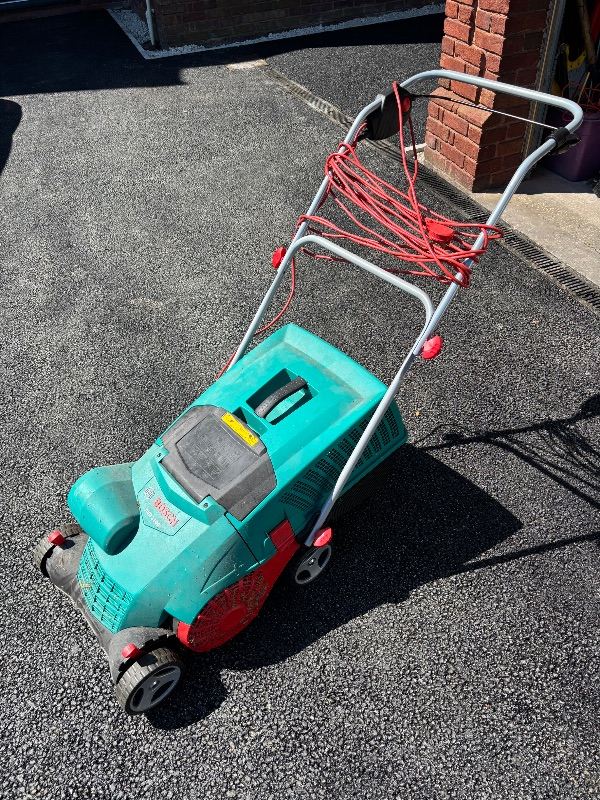 Bosch AVR 1100 Electric lawn Scarifier Verti-Cutter