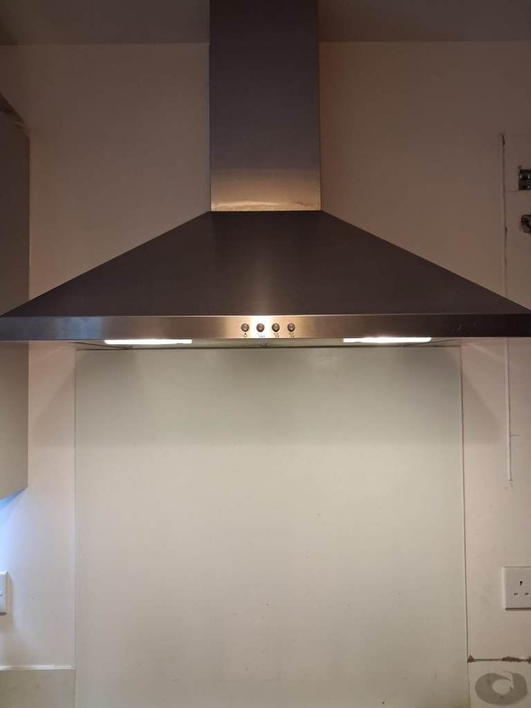 Chimney style Cooker Hood
