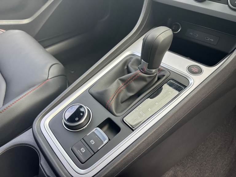 2025 SEAT Ateca 1.5 TSI EVO FR Black Edition 5dr DSG Estate PETROL Automatic