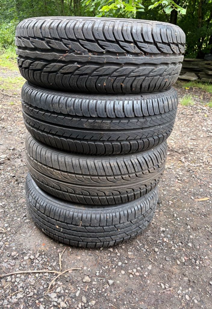 Set of 4 x 195/60/15 Tyres - Excellent Treads