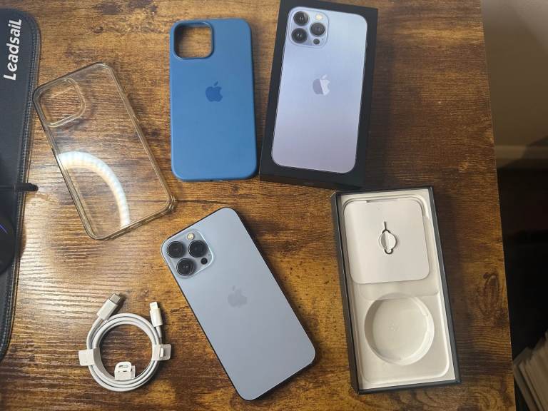 Apple iPhone 13 Pro Max - 256GB - Sierra Blue - Unlocked