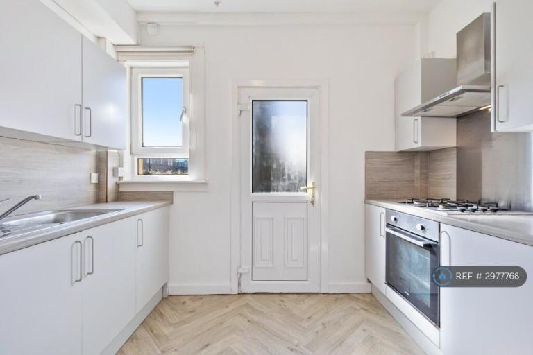 2 bedroom flat in Oxford St, Coatbridge, ML5 (2 bed) (#2977768)