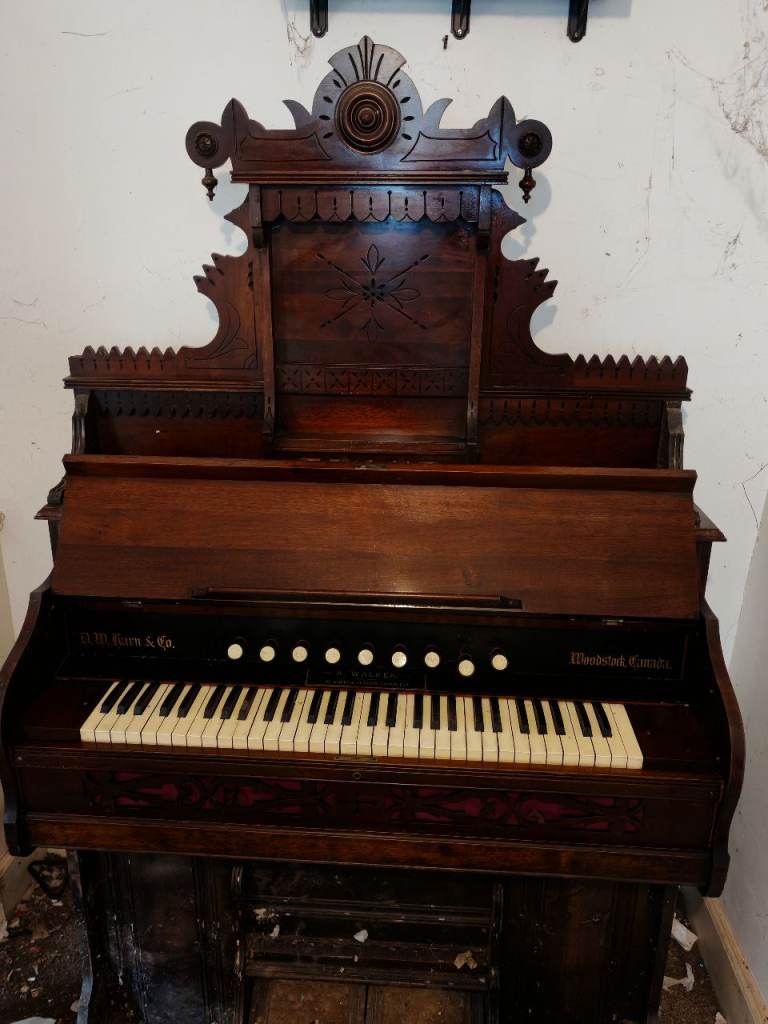 Piano for sale 