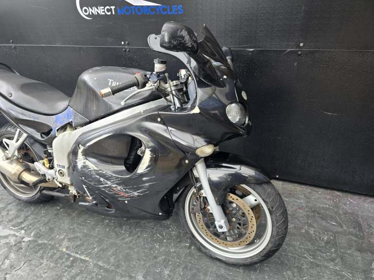 TRIUMPH SPRINT ST 955 PROJECT BIKE 