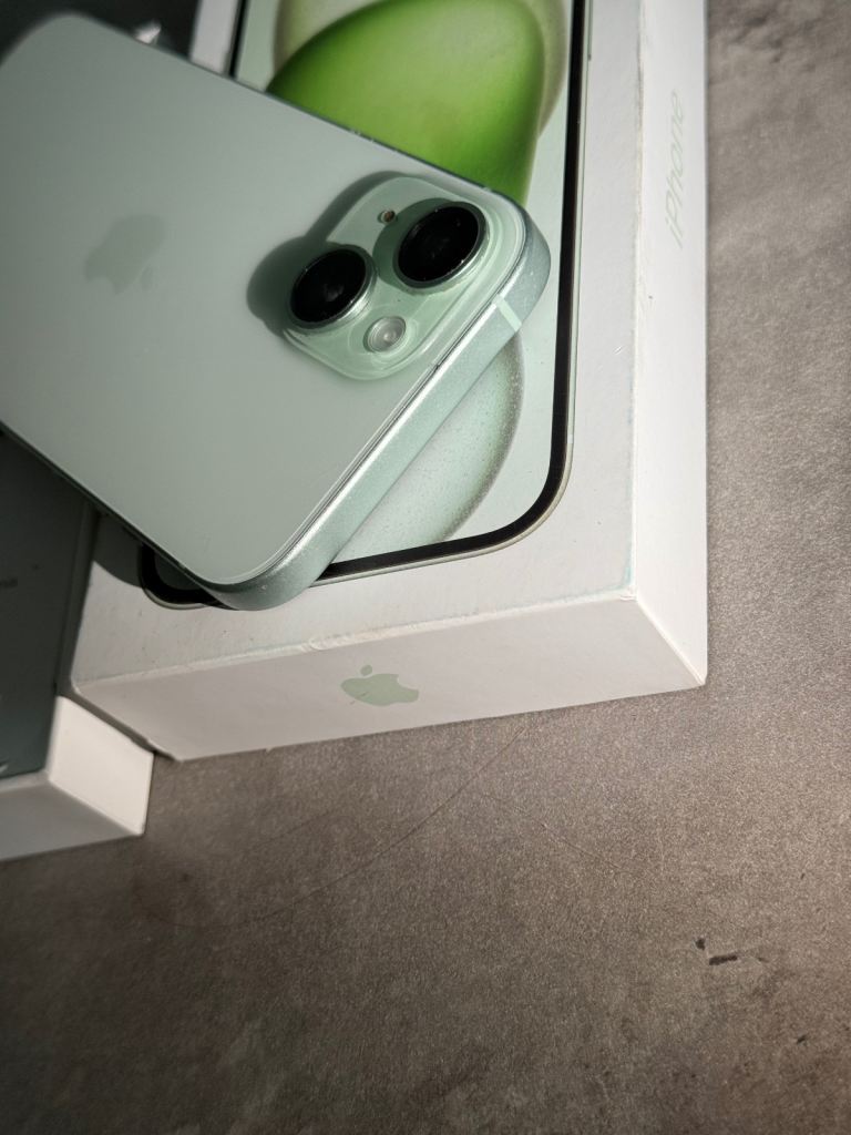 Apple iPhone 15 *read add*