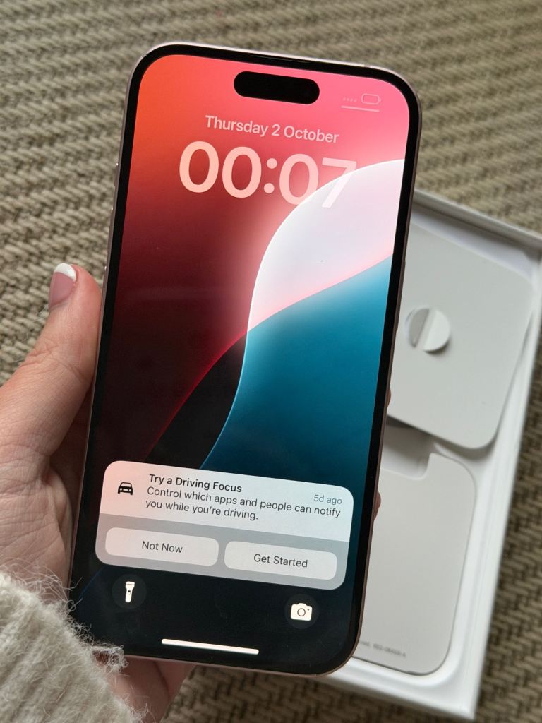 Apple iPhone 15 - Pink - 128GB - Good Condition