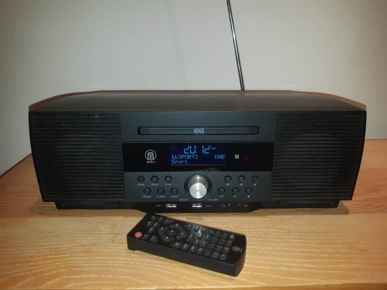 Majority Huntington DAB radio + remote control