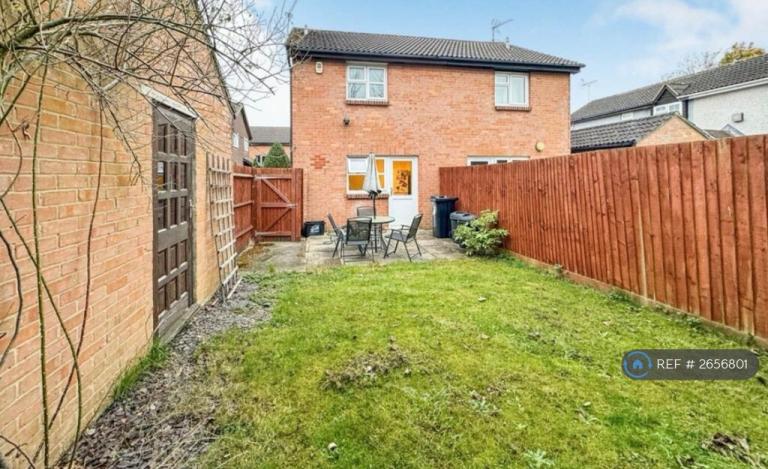 2 bedroom house in Reading, Reading, RG6 (2 bed) (#2656801)